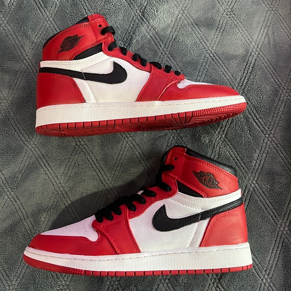 Air Jordan 1 “bloodline”